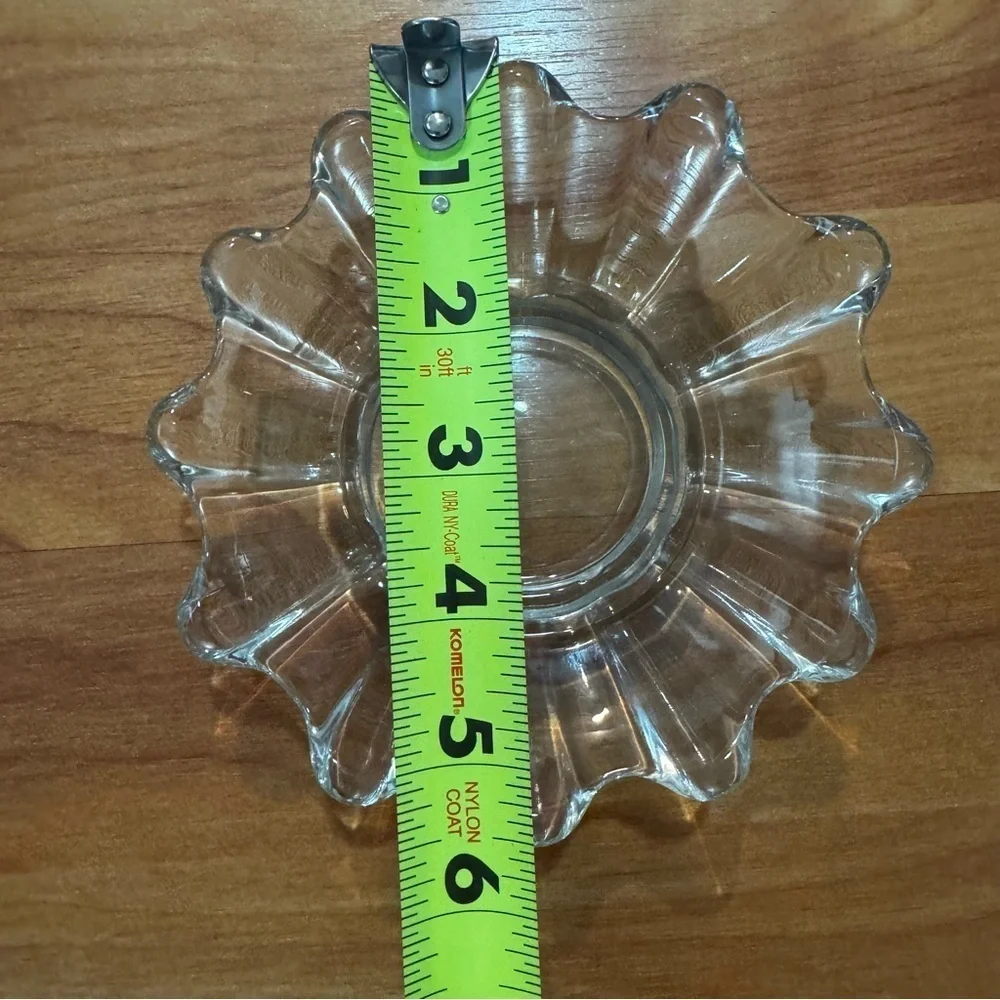 Vintage 5.5” Round Clear Glass Ashtray *MADE IN THE USA* Very Collectible Nice